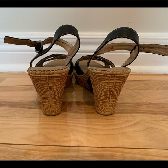 Via Pinky Collection Platform Heels - Picture 6 of 12